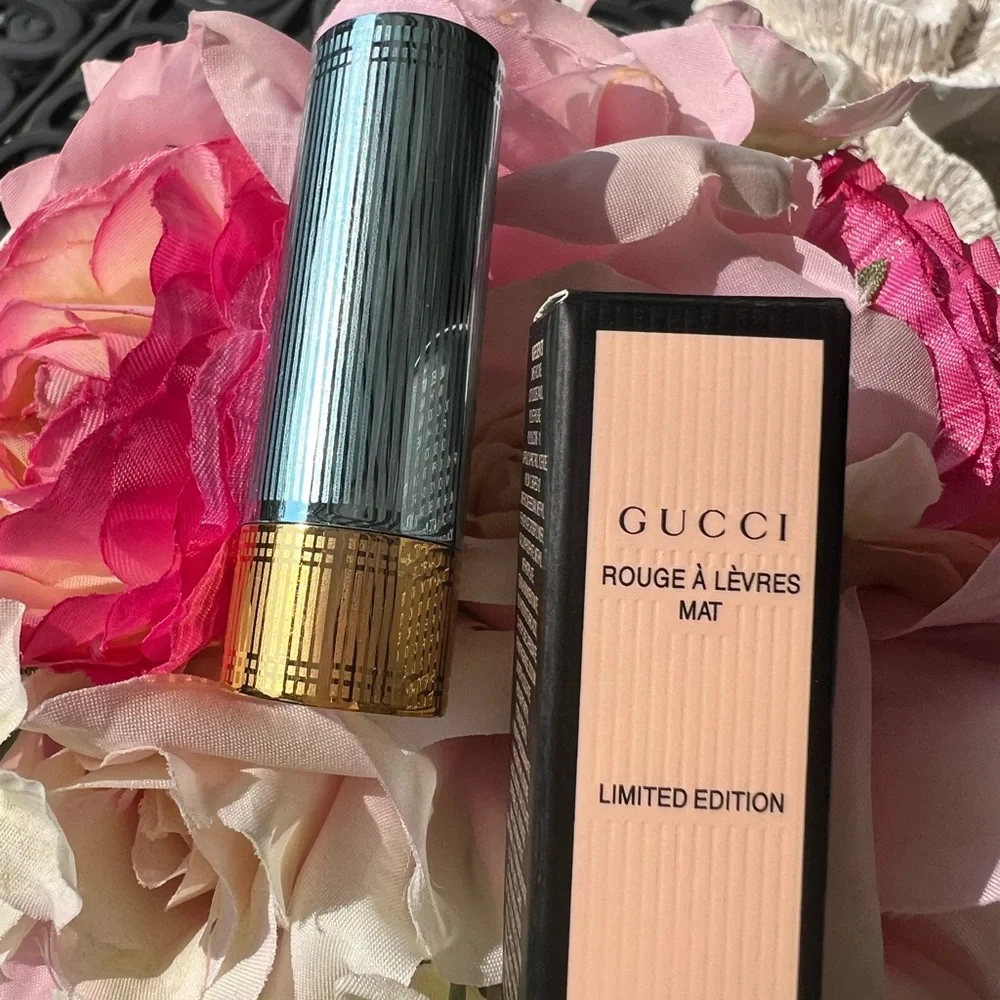 Gucci unique lipstick